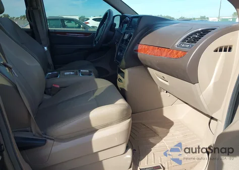 2016 Chrysler Town & Country Touring from USA, damaged, VIN 2C4RC1BG6GR291019